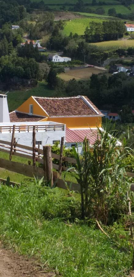 Um Da Casa Do Monte Apartment